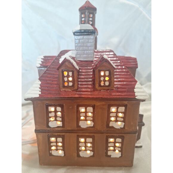 Yuletide 1987 “Barogue Mansion” Lighted Christmas Village House - Picture 4 of 8